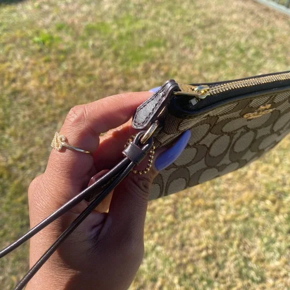 COACH signature wristlet , NWT - Picture 12 of 14